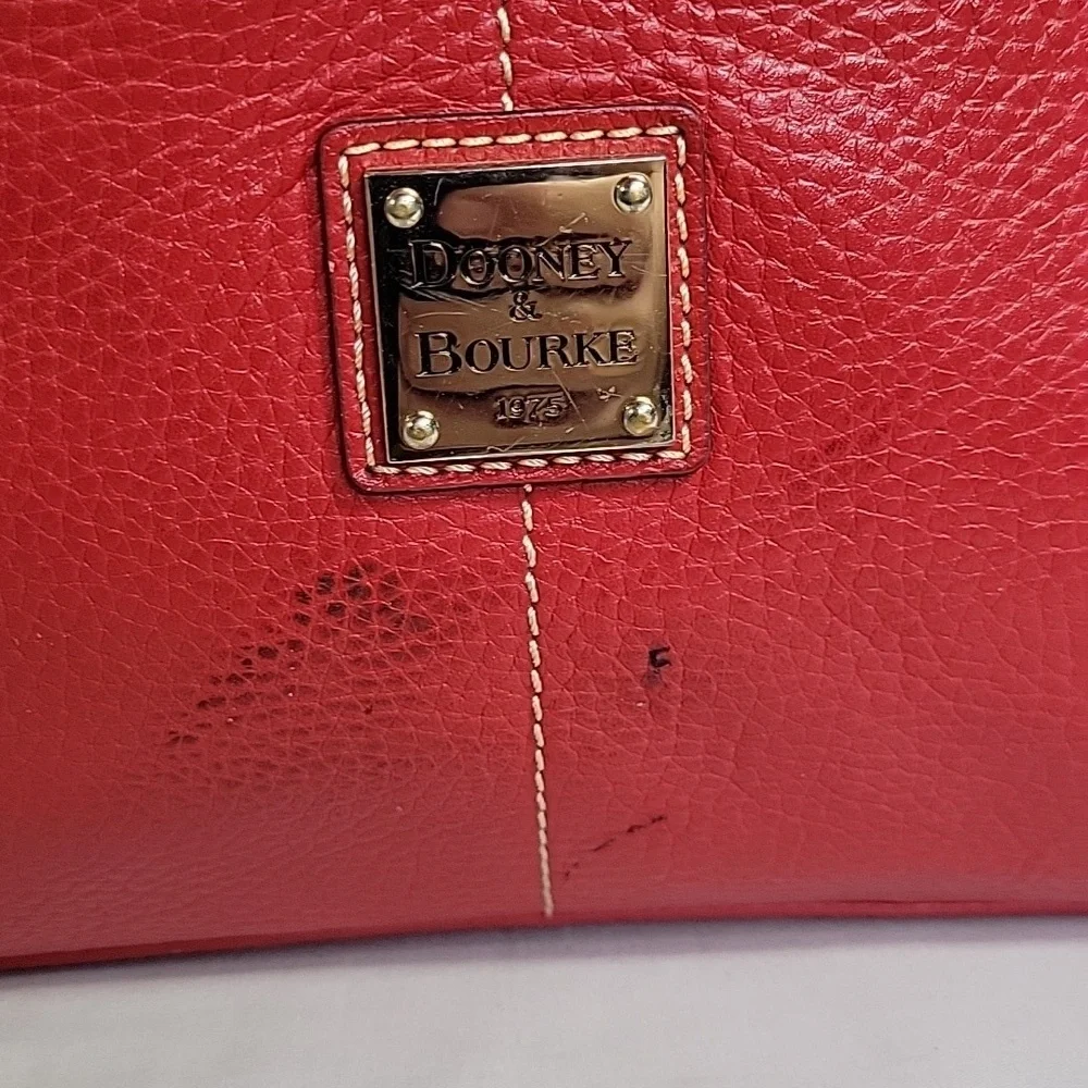 Dooney & Bourke stylish versatile